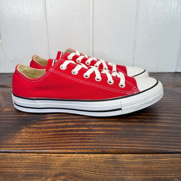 Converse Chuck Taylor All Star Low Top Sneakers – Fire Engine Red Women’s Size 9 - Picture 2 of 9
